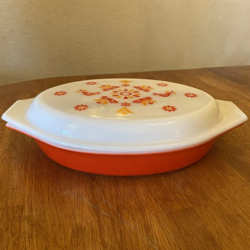 VINTAGE PYREX FRIENDSHIP DIVIDED COVERED SERVING DISH NEW
