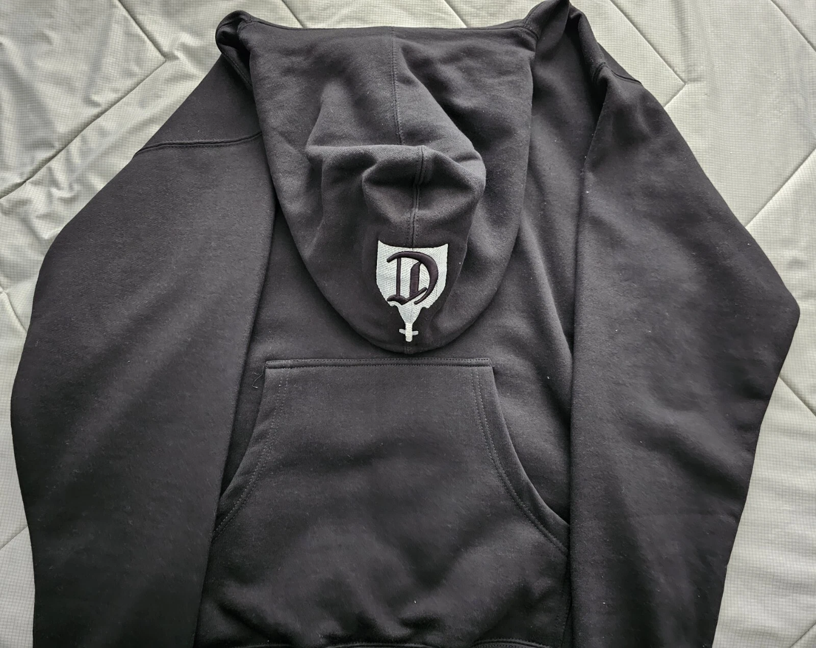 VETEMENTS Felpa con cappuccio Broken Street Abbigliamento Chillin nera taglia L