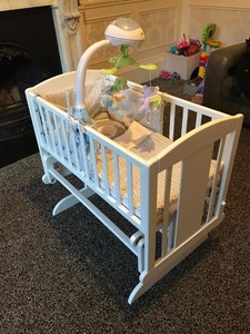 baby gliding crib