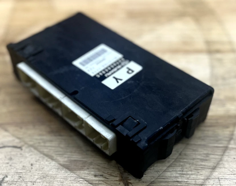 Módulo de control informático motor ECM Subaru Legacy 2013-14 ECU PCM 22765AE06C Foto 3 de 4