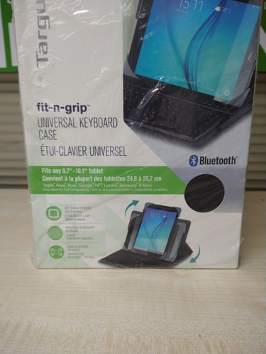 Targus fit-n-grip Universal Keyboard Case -Fits any 9.7"- 10.1" tablet - Opened. - Picture 2 of 15
