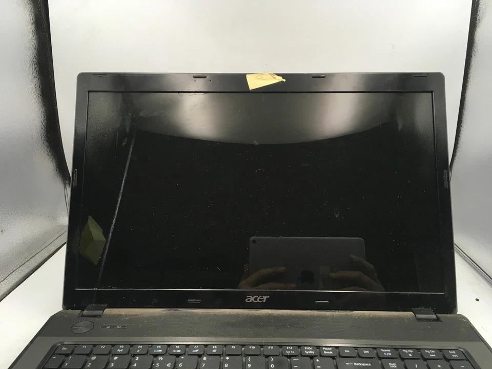 ACER ASPIRE 7741Z 4643 - FOR PARTS/NO POWER - INTEL PENTIUM P6100 - 2GB RRAM -BB - Image 2 of 4