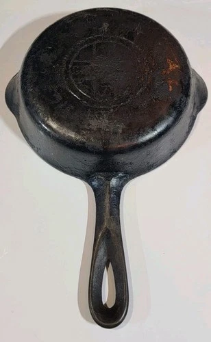 GRISWOLD #4 Cast Iron Skillet 702  Large Block Logo Erie Pa. USA 7 Inch