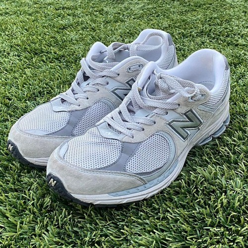 New Balance 2002r Light Grey Athletic Trainers Size US Men's 10