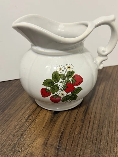 McCoy Strawberry Country Pitcher 7528 24 Ounce