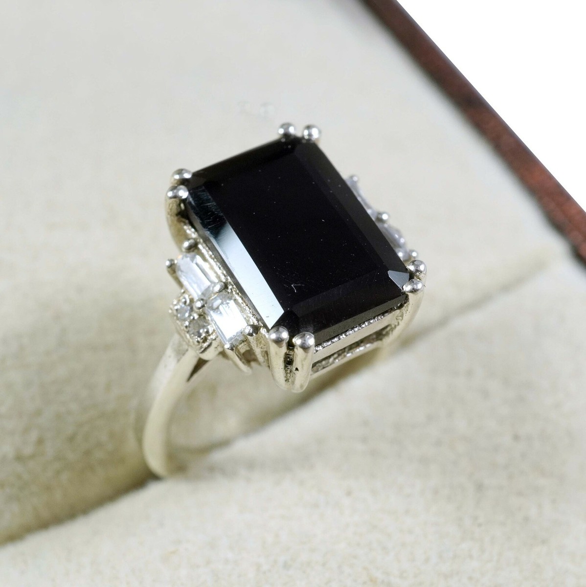 Black Onyx Gemstone Solid 925 Sterling Silver Woman Ring Black Onyx Gemstone Solid 925 Sterling Silver Woman Ring