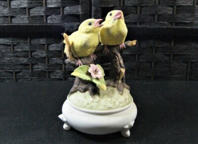 Vintage Made in Japan Yellow Canary Birds Musical Box Figurine Excellent