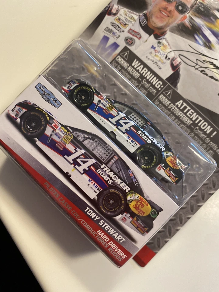Coche NASCAR Authenticics Tony Stewart #14 Chevrolet SS SPIN MASTERS ESCALA 1/64 Foto 4 de 4