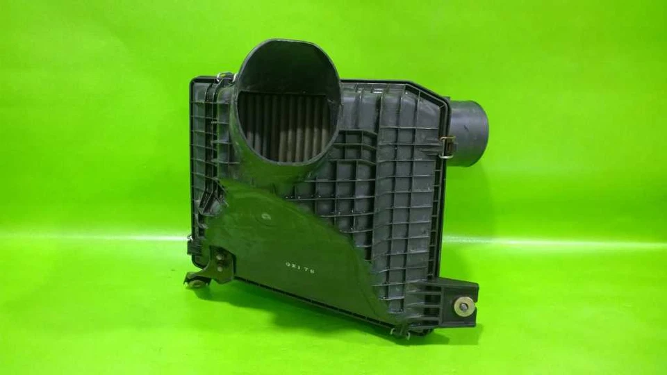 96-04 ACURA RL AIR CLEANER BOX OEM 4193-65 - Image 3 of 3