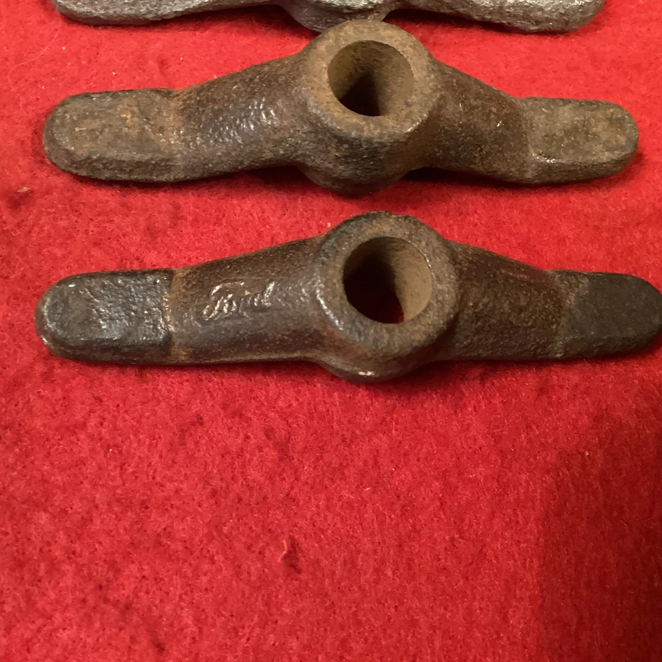 Abrazaderas de colector de escape Ford modelo T, T-3065-BU, cuatro (4) por un dinero Foto 2 de 3