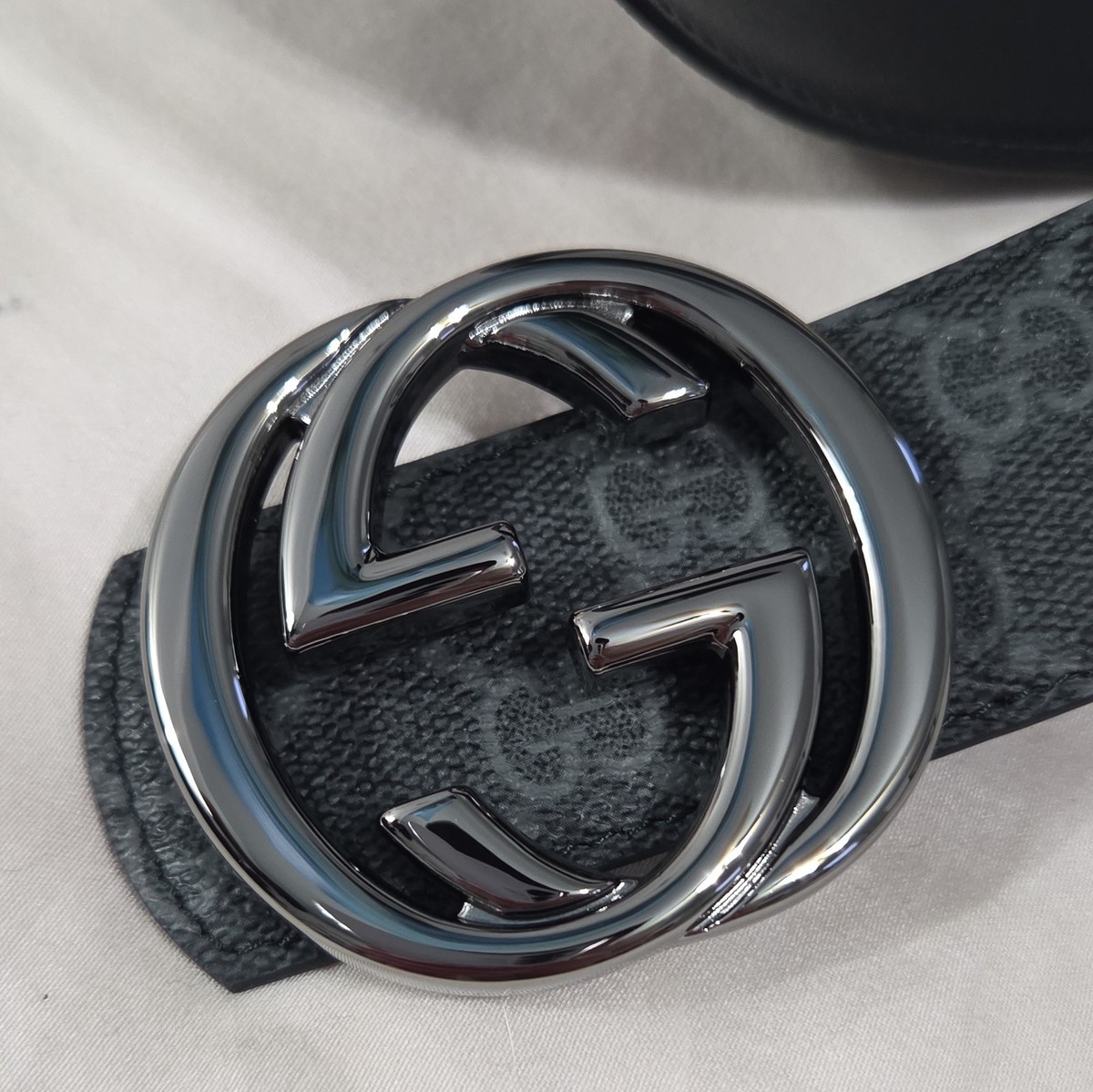 Gucci belt 90x36 Black with silver buckle GG Reversible Gucci Monogram Belt Black Dark Silver GG Belt  main image 2