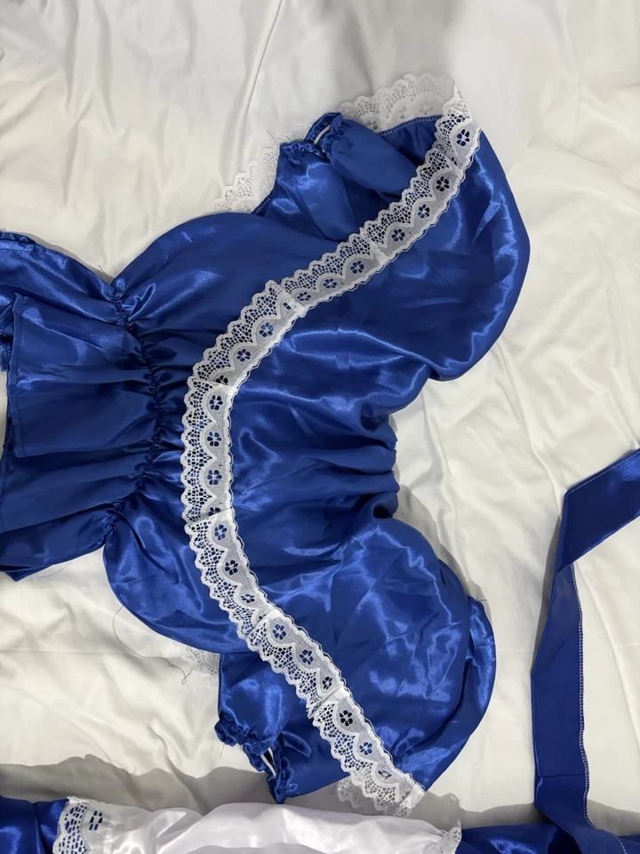 Vestido tradicional salvadoreño original de seda hecho a mano Foto 3 de 3