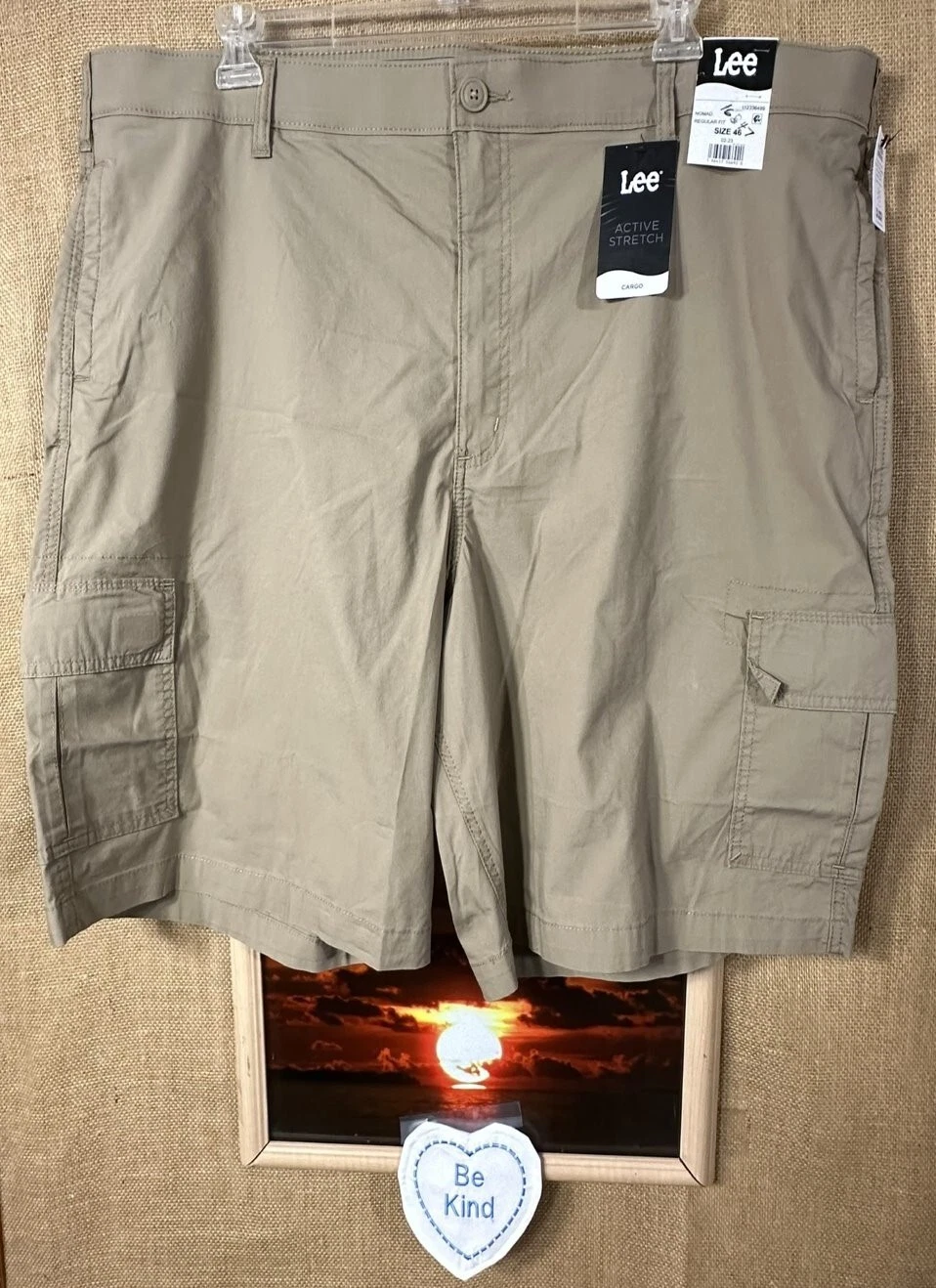 NWT Lee brown men’s brown cargo shorts 46” x 10” stretch reg wide