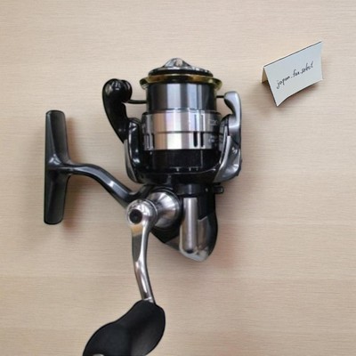 SHIMANO Spinning Reel 12 VANQUISH C2000S Gear Ratio: 5.0 SHIMANO Spinning Reel 12 VANQUISH C2000S Gear Ratio: 5.0