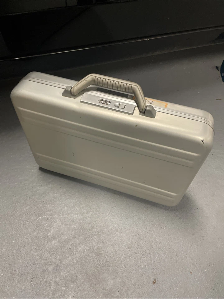 二手 Zero Halliburton 铝制公文包 银色表盘锁 商务包 日本 — 第 2/4 张图片