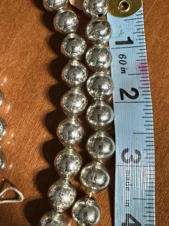 "Guirnalda de Navidad más grande de vidrio mercurio plateado vintage con una sola cuenta 90"" algunas rotas" Foto 3 de 4