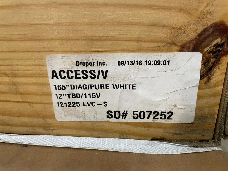 Tela de projeção Draper Access V 165" DIAG/BRANCO PURO 12" TBD/115V | 507252 - Imagem 2 de 4