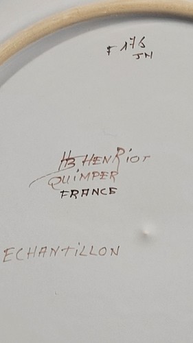 Henrior Quimper 9 1/2" (France) Echantillon Hand Stamped - Picture 4 of 4