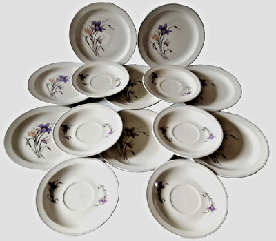 14- Porzellanteller- 8- Kuchenteller, 6- Untertassenteller- Made in China- Blume