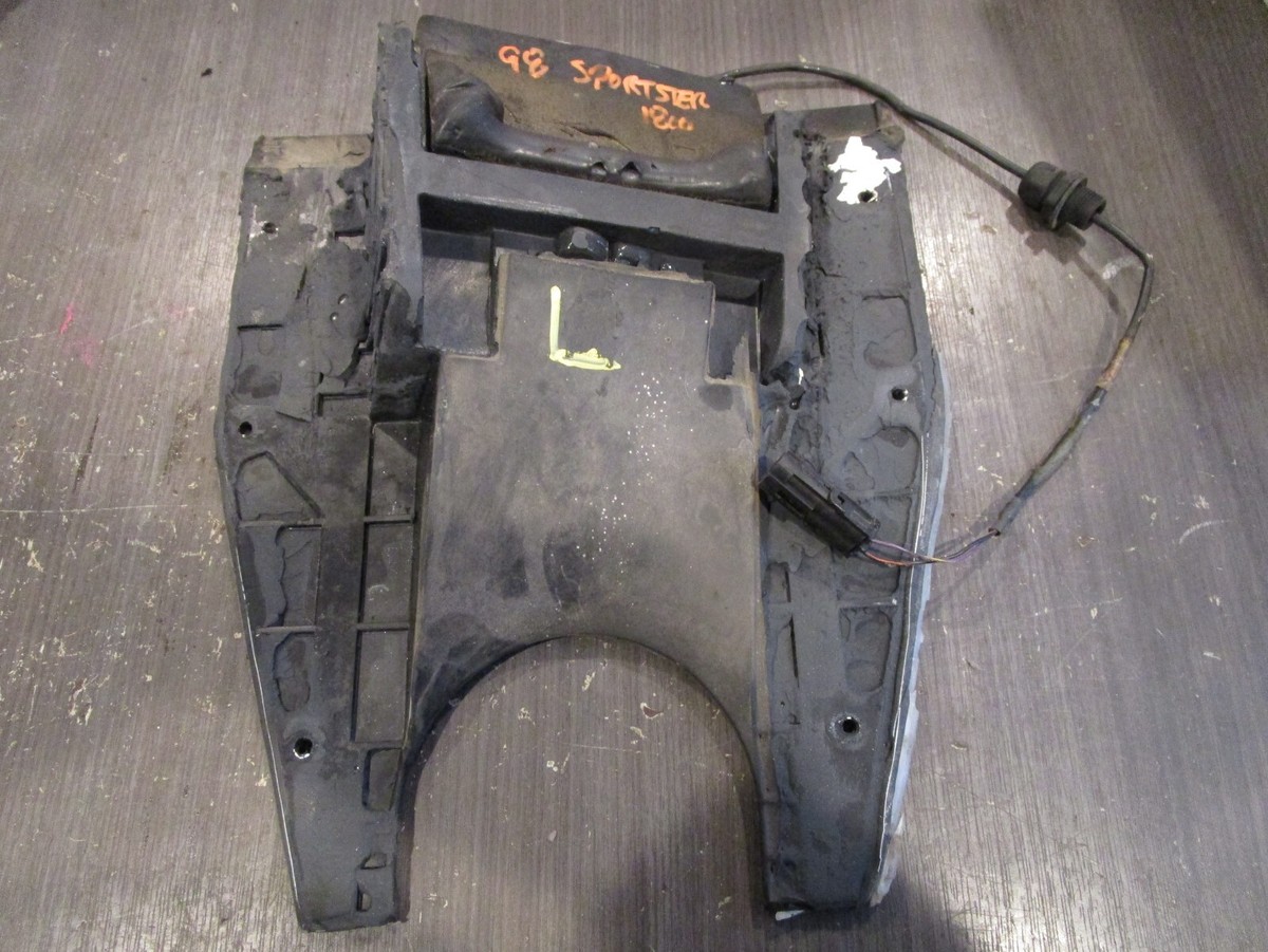 98 SEADOO SPORTSTER 1800 LEFT SIDE RIDE PLATE SHOE LH W/SPEED