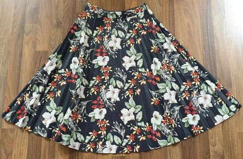Rock Falten Kunstleder Blumen dunkelblau Plissee schwingend mint & berry S 36 38