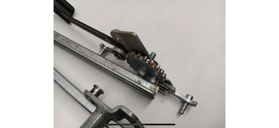 1978-1989 Mercedes R107 380Sl 450SL 560SL Left Right Seat Track Set Pair OEM - Image 4 of 4