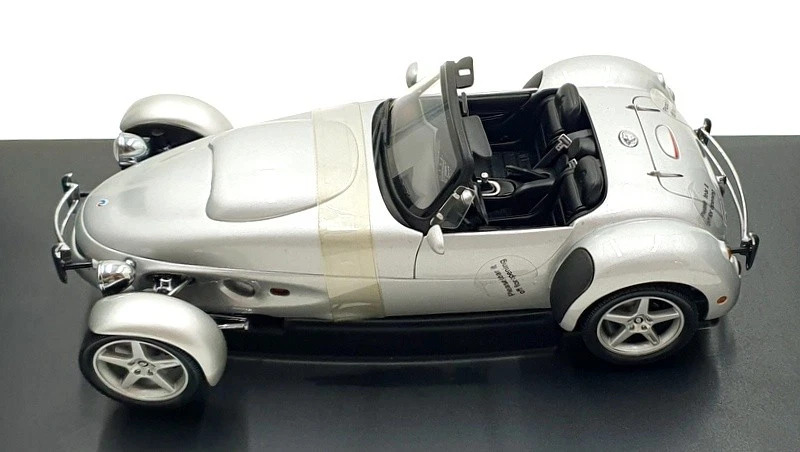 Autoart 1/18 Scale 78212 - 1998 Panoz AIV Roadster - Silver - Image 4 of 4