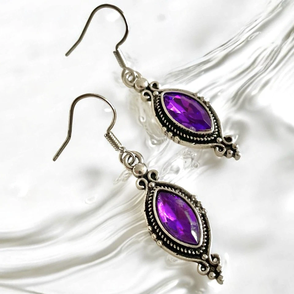 Restverkauf! Vintage Retro Ohrringe mit funkelnden Lila Glassteinen Edelstahl - Bild 4 von 4