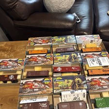 Group Lot Of 10 Vintage Athearn Ho Train Cars Reefer Box Car Train Car Etc