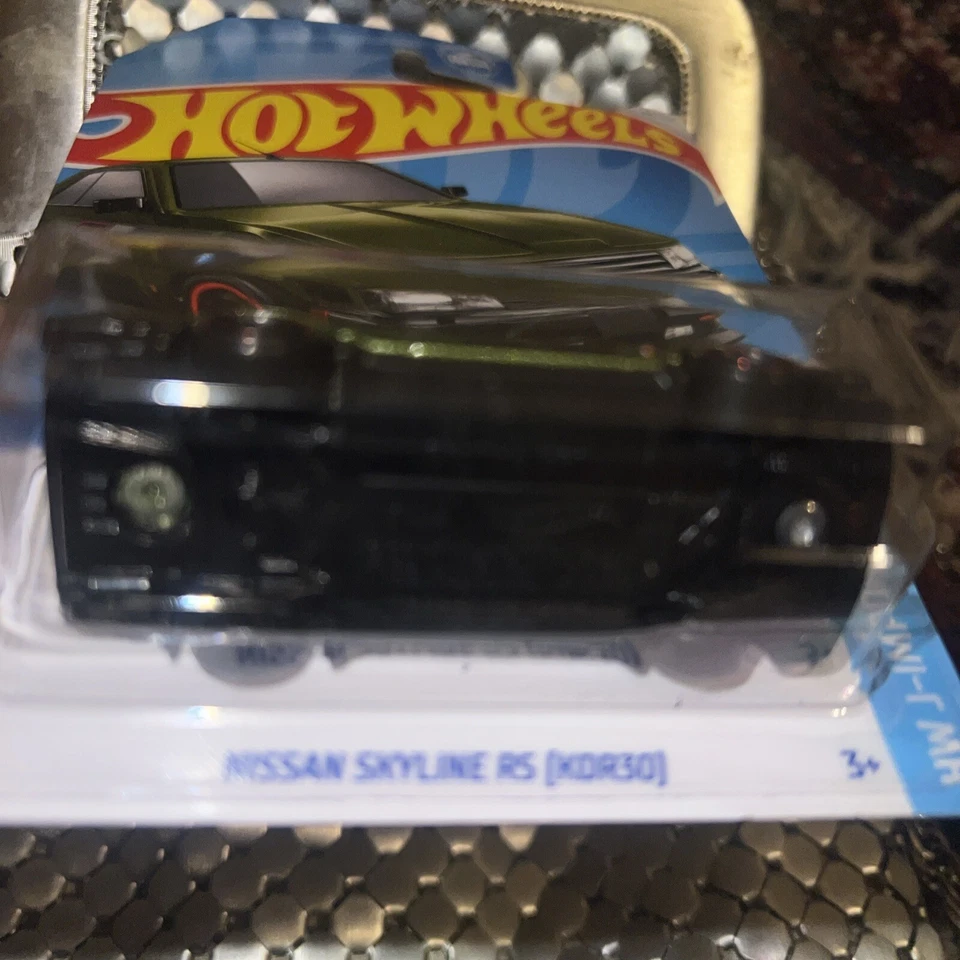 Nissan Skyline RS (KDR30) HTD06 HW J-Imports 2021 Hot Wheels verde Foto 4 de 4
