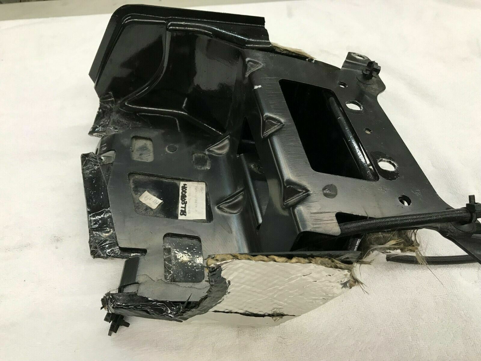 LAMBORGHINI GALLARDO PASSENGER RIGHT TAIL LIGHT HEAT SHIELD BRACKET COMPLETE OEM