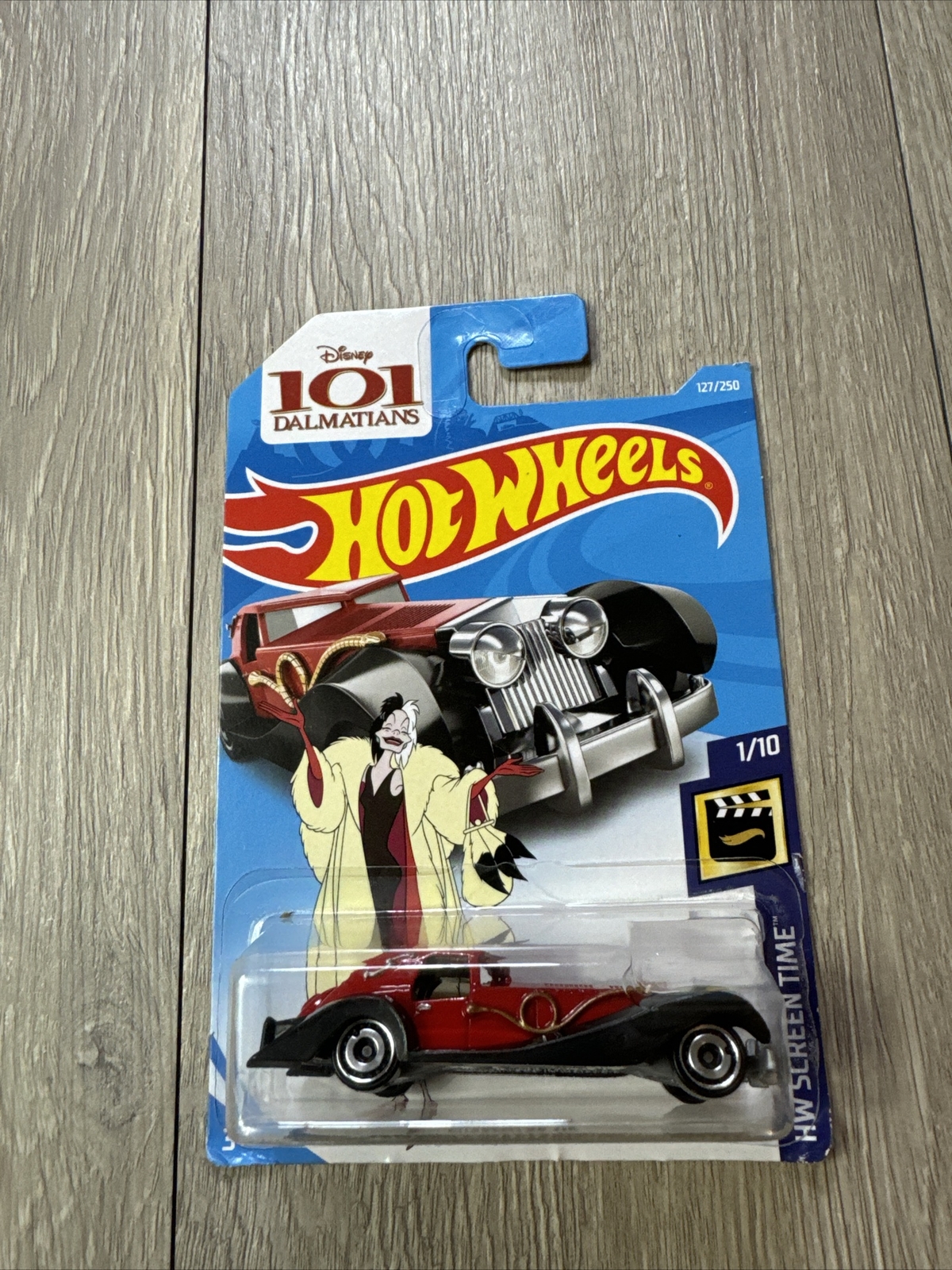 2018 HOT WHEELS 101 DALMATIANS CRUELLA DE VIL
