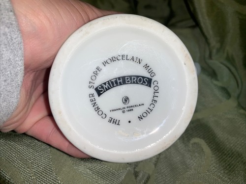 Franklin Corner Store 1985 Retro Smith Bros. Taza de porcelana para café con gotas para la tos - Imagen 6 de 6
