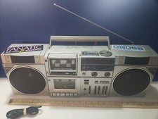 Rare Vintage 80's Hitachi TRK-W2 Boombox Removable Walkman Cassette Player Radio