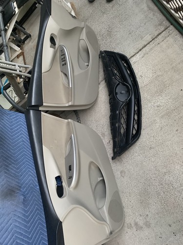 toyota corolla 2013 grille & door panels - Picture 2 of 5