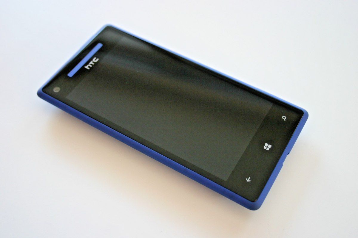 HTC Windows Phone 8X Model PM23220 Blue 8MP 4.3