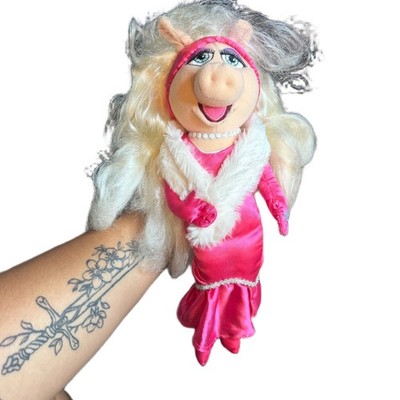 Vintage Miss Piggy Plush Doll Muppets Pink Satin Dress Faux Fur Stole Diva 12in