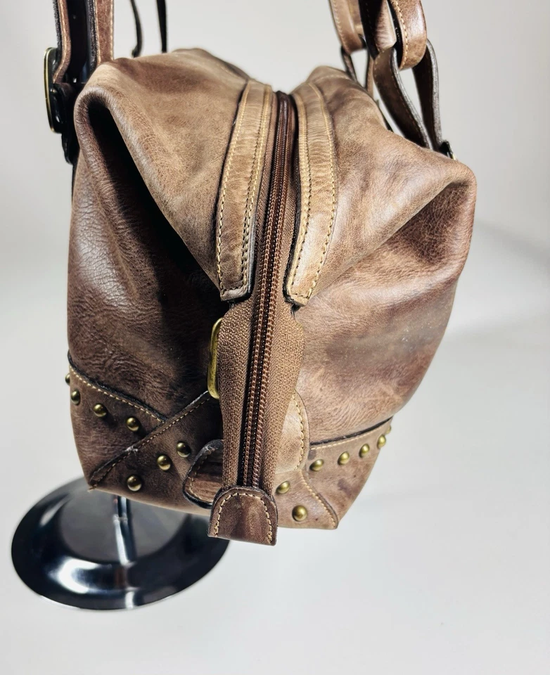 Bolso de hombro de cuero Petusco de colección bolso envejecido latón tachonado Foto 3 de 4