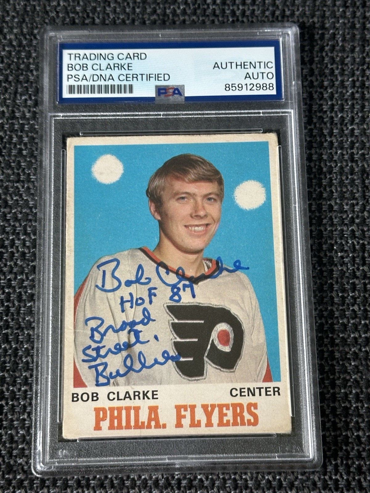 Bobby Clarke Autographed PSA/DNA Auto 1970-71 O-Pee-Chee Rookie Inscribed BSB view 1