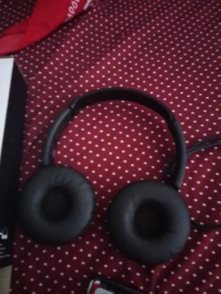 JVC HA-S35BT Wireless Bluetooth On-Ear Deep Bass Headphones - Black - Image 2 of 4