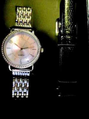 AVON  Interchangeable Strap Watch Silvertone Link/Bk Faux Leather /Crystals 9'' L