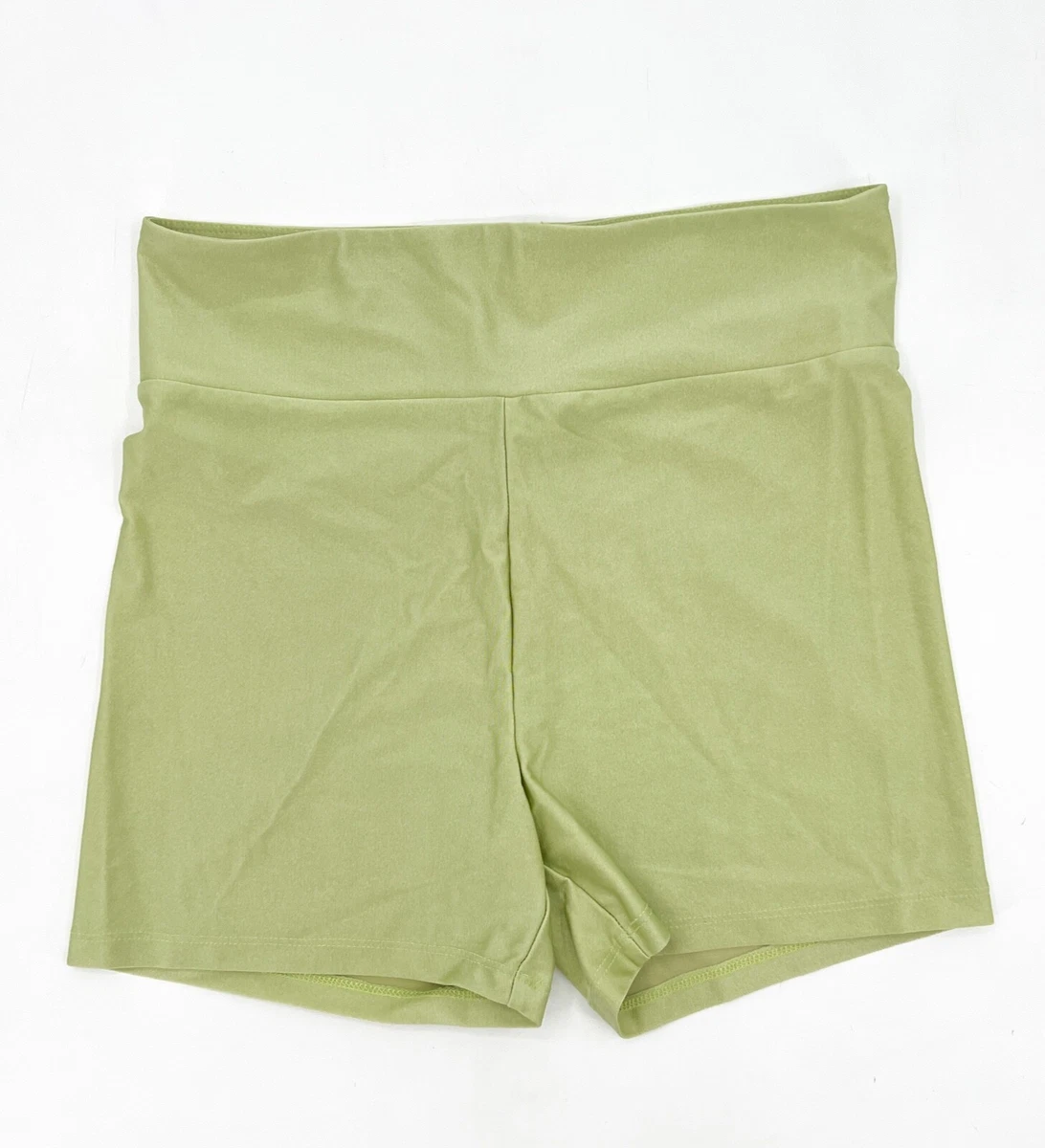 Short droit ceinturé vert kaki femme