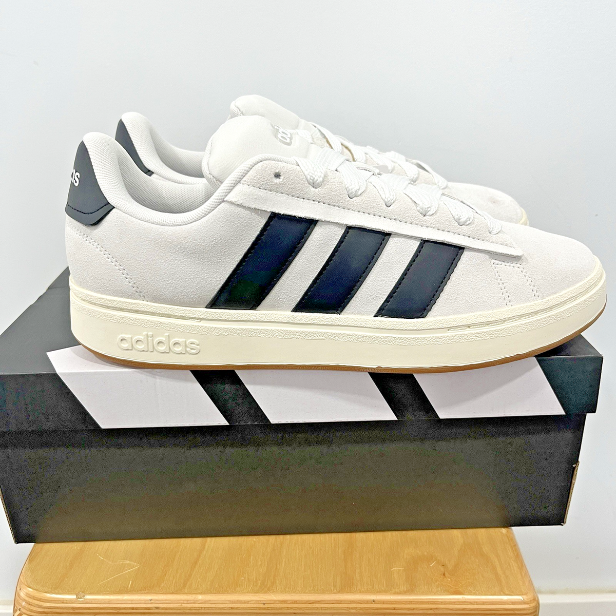 Adidas Men display picture 3