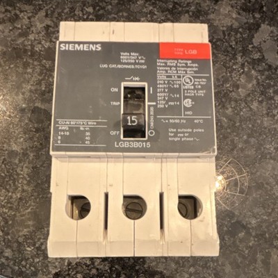 Siemens LGB3B015 15A 3-Pole Circuit Breaker, 600V, Trip Indicator