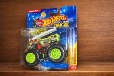 Hot Wheels Monster Trucks 5 Alarm Rescue Fire Truck w/ Crushed Car 1:64 Mattel