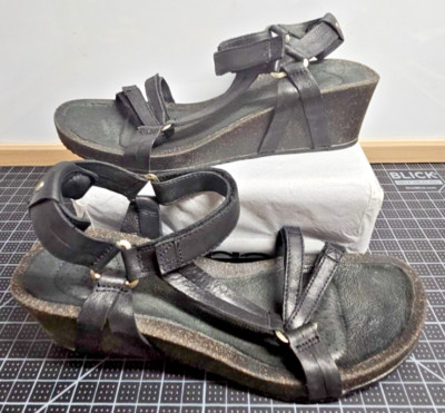 Teva black leather wedge strappy sandals Sz 9.5 adjustable straps