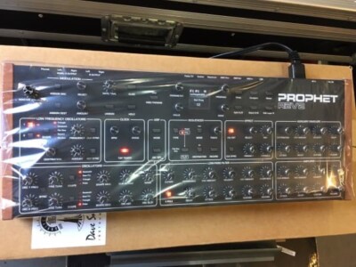 SEQUENTIAL DSI-1808 Prophet REV2 8 Voice Analog Synth MODULE desktop  //ARMENS//
