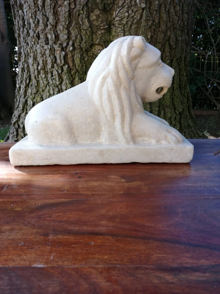 Sculpture Lion on pedestal white marble 1960s rare collectible sculpture - Image 2 of 4