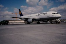 Dia D-AIPL Airbus A320-211 Lufthansa 07/1990 Flugzeug 35mm gerahmt OP-K10-56