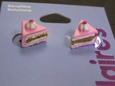 New!Claires Sensitive Stud Pierced Earrings   Pink Layer Cake!